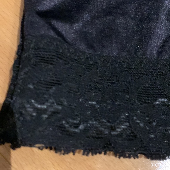 VEUC Vintage Black Shape wear Slip - size S - Picture 10 of 12